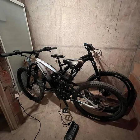 Douillet, Les Bains, A Deux Pas De La Cure Et De La Apartman *