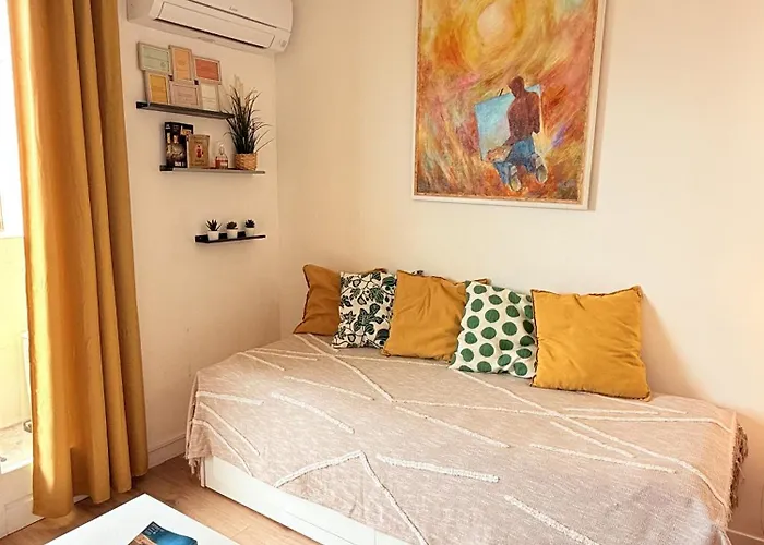 Douillet, Les Bains, A Deux Pas De La Cure Et De La