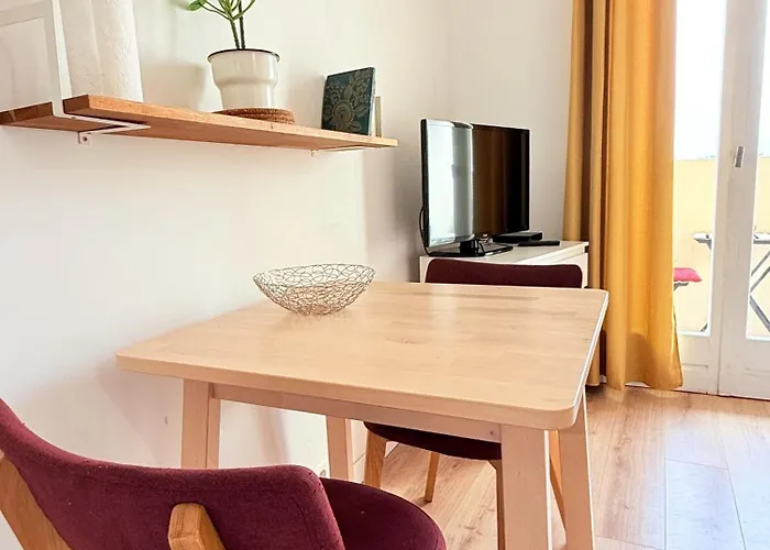 Douillet, Les Bains, A Deux Pas De La Cure Et De La Balaruc-les-Bains